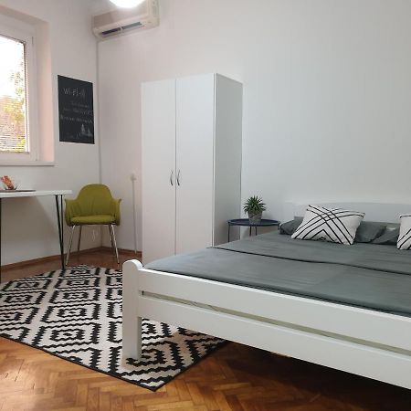 Apartman Park Jagodina-Studio U Centru Grada Luaran gambar