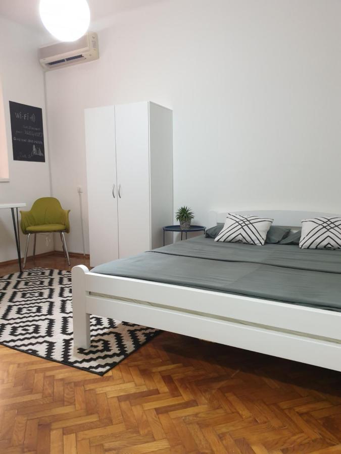 Apartman Park Jagodina-Studio U Centru Grada Luaran gambar