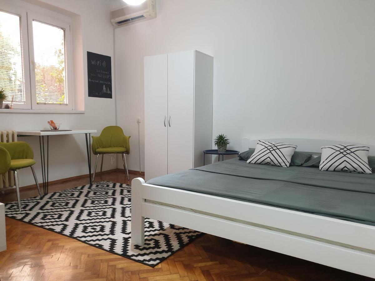 Apartman Park Jagodina-Studio U Centru Grada Luaran gambar
